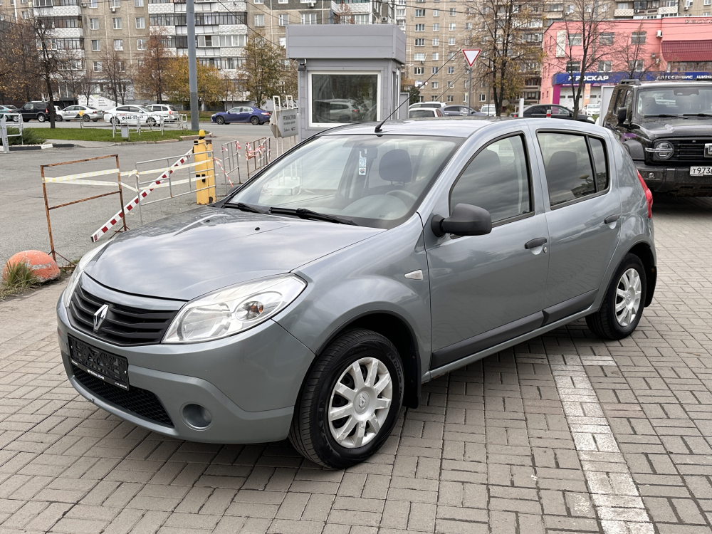 4 с кондиционером. 4 с кондиционером. Сандеро 1. Renault sandero 2010. Сандеро 1.